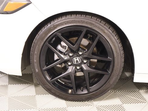 Used 2025 Honda Civic Sport image 16