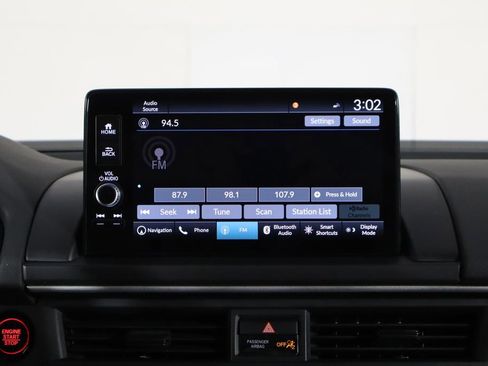 Used 2025 Honda Pilot Touring image 29