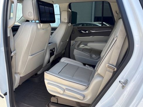 Used 2022 GMC Yukon Denali w/ Denali Ultimate Package AWD/4WD image 10