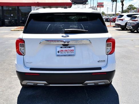 Used 2024 Ford Explorer XLT w/ Equipment Group 202A image 5