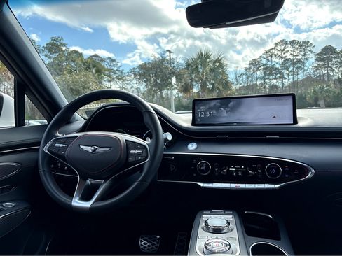 Used 2023 Genesis GV70 2.5T w/ Sport Prestige Package image 4