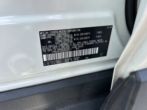Used 2019 Toyota RAV4 Limited w/ Cold Weather Package FWD image 35