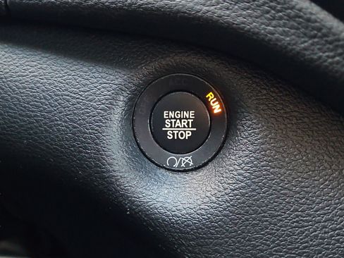 Used 2020 Jeep Cherokee Limited image 18