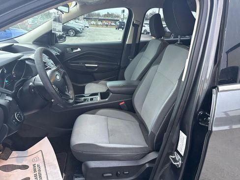Used 2018 Ford Escape SE FWD image 9