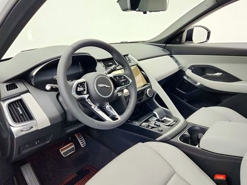 New 2024 Jaguar E-PACE R-Dynamic SE image 24