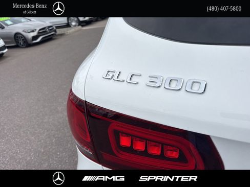 Used 2022 Mercedes-Benz GLC 300 image 4