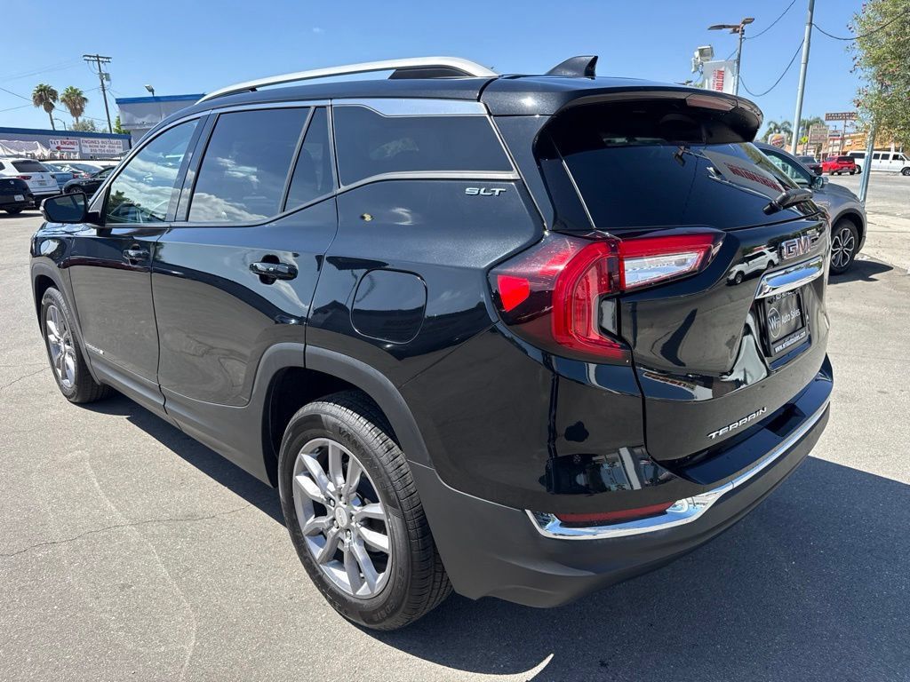Used 2024 GMC Terrain SLT FWD image 24
