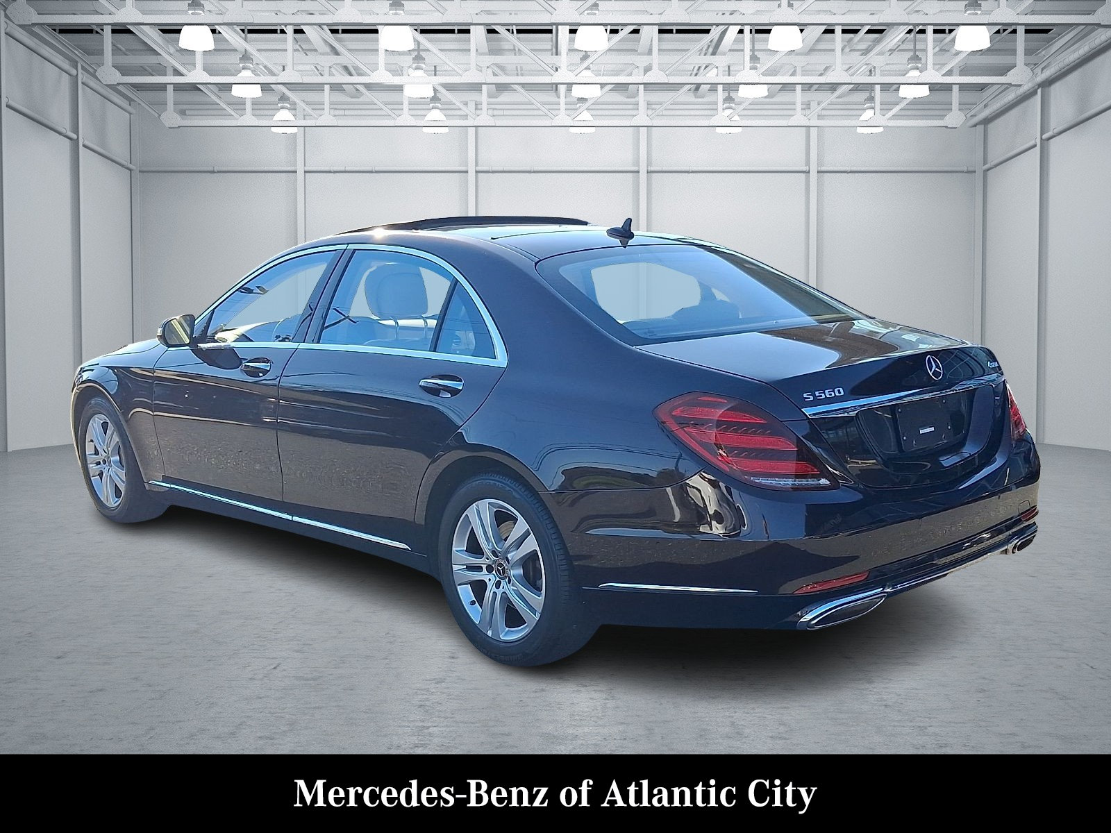 Used 2019 Mercedes-Benz S 560 4MATIC Sedan image 4