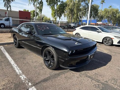 Used 2017 Dodge Challenger R/T w/ Cold Weather Group RWD image 3