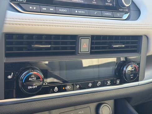 New 2026 Nissan Rogue SV image 25