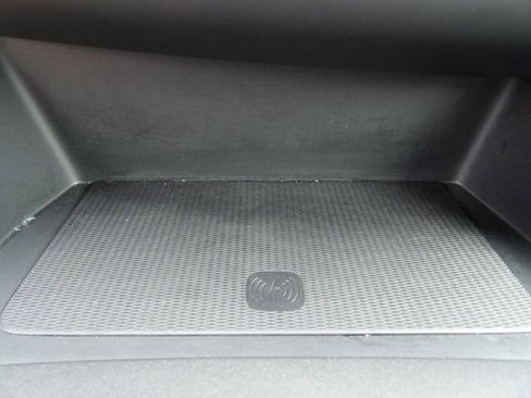 Certified 2025 Volvo XC90 B6 Plus image 23