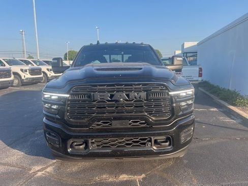 Used 2025 RAM 2500 Laramie AWD/4WD image 13