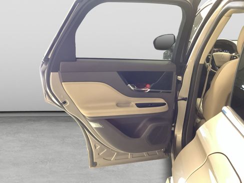 Used 2020 Lincoln Corsair AWD image 20