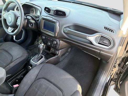 Used 2019 Jeep Renegade Latitude image 12