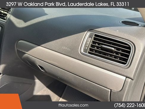 Used 2017 Volkswagen Jetta SE FWD image 40