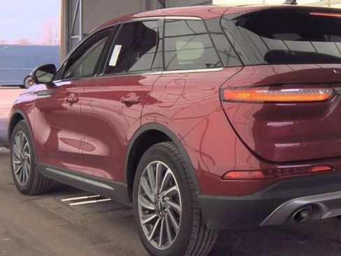 Used 2025 Lincoln Corsair Reserve w/ Rear Removable Package Tray image 4