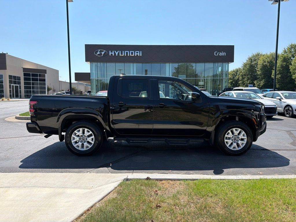 Used 2022 Nissan Frontier SV AWD/4WD image 5
