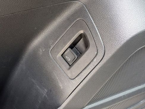 Used 2023 Volkswagen Atlas SE image 14