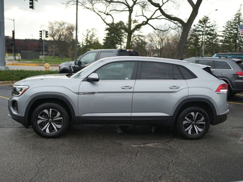 Used 2025 Volkswagen Atlas Cross Sport SE image 10