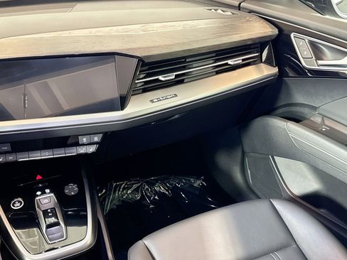 Used 2024 Audi Q4 e-tron Premium w/ Convenience Package image 21