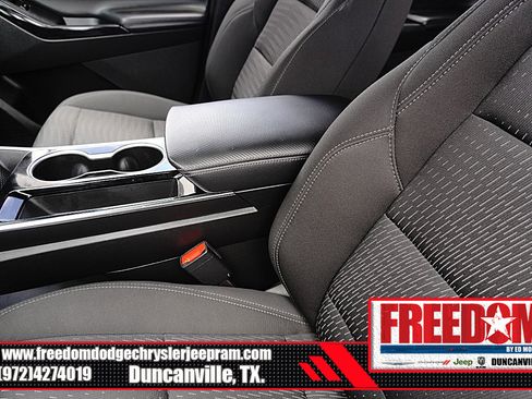Used 2025 Chevrolet Equinox LT FWD image 35