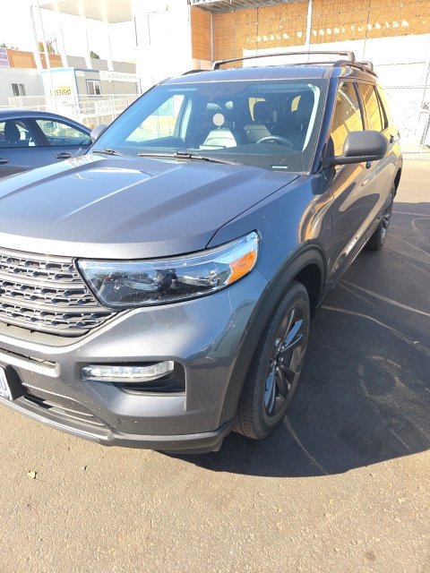 Used 2024 Ford Explorer XLT w/ Equipment Group 202A AWD/4WD image 4