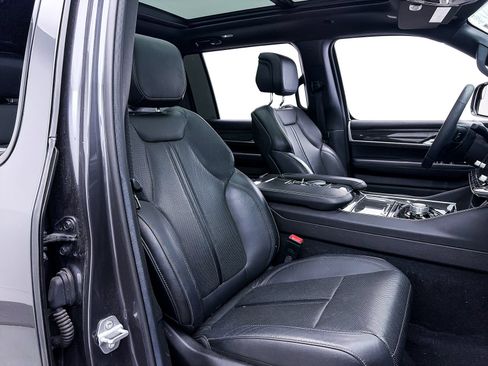 Used 2022 Jeep Wagoneer Series III w/ Premium Group I RWD image 35