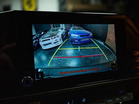 Used 2025 Toyota Camry SE image 22