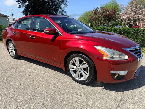 Used 2015 Nissan Altima 2.5 SL w/ Technology Package FWD image 2