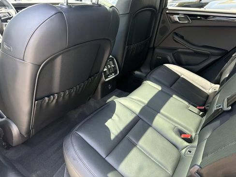 Used 2024 Porsche Macan AWD/4WD image 11