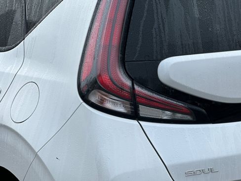 Used 2024 Kia Soul LX w/ Option Group 015 image 30