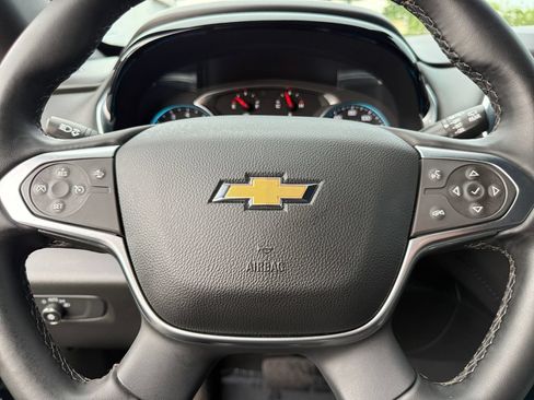 Used 2023 Chevrolet Traverse LT FWD image 21