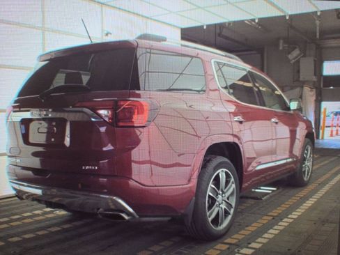Used 2019 GMC Acadia Denali w/ Technology Package AWD/4WD image 3