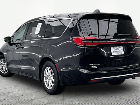 Used 2024 Chrysler Pacifica Touring-L FWD image 13