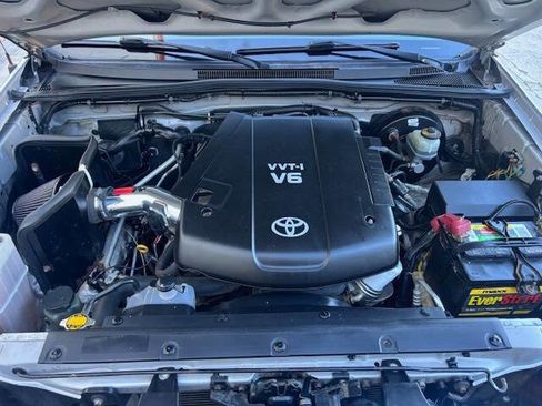 Used 2010 Toyota Tacoma PreRunner image 11