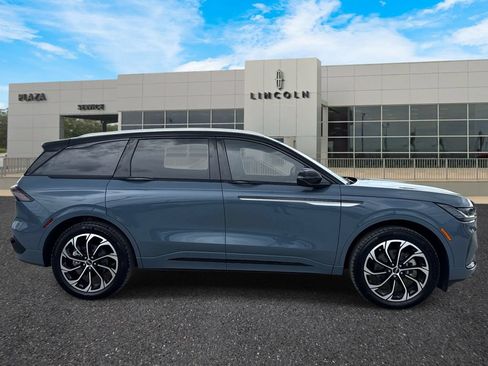 New 2026 Lincoln Nautilus Reserve AWD/4WD image 2