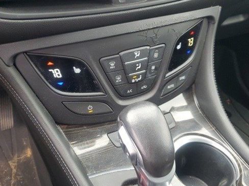 Used 2019 Buick Envision Essence image 10