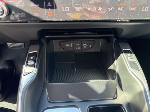 New 2025 Kia Sorento EX image 18