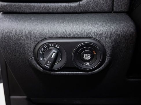 Used 2022 Maserati Levante GT AWD/4WD image 27