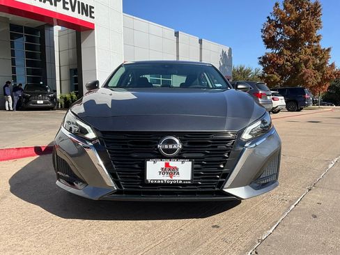 Used 2025 Nissan Altima 2.5 SV image 4