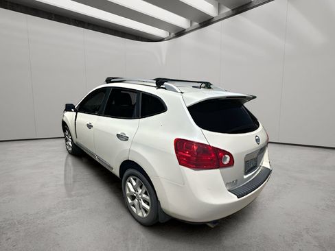 Used 2013 Nissan Rogue SL AWD/4WD image 2