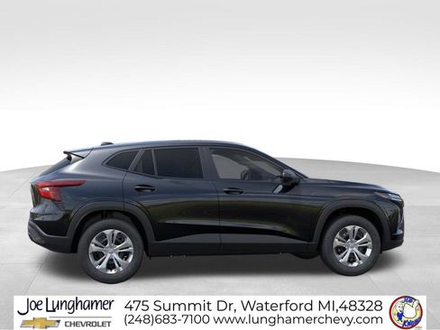 New 2026 Chevrolet Trax LS FWD image 5