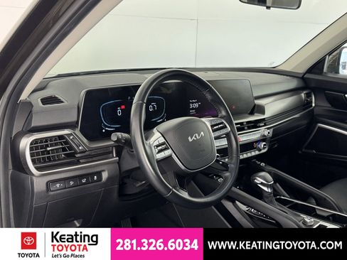 Used 2025 Kia Telluride S FWD image 12