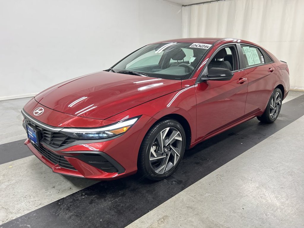 Used 2025 Hyundai Elantra Sport FWD image 5