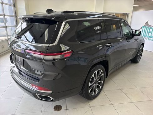 Used 2022 Jeep Grand Cherokee L Overland w/ Luxury Tech Group IV AWD/4WD image 8