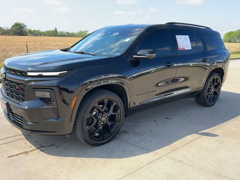 Used 2024 Chevrolet Traverse RS image 5