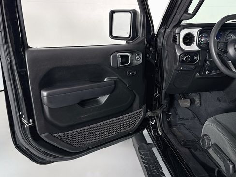 Used 2024 Jeep Wrangler Unlimited AWD/4WD image 21