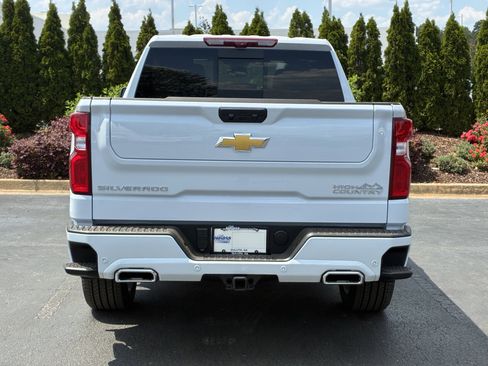 New 2026 Chevrolet Silverado 1500 High Country w/ High Country Premium Package AWD/4WD image 9