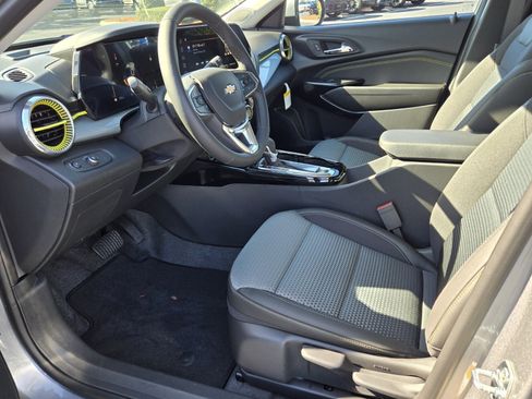 New 2026 Chevrolet Trax LT w/ Driver Confidence Package image 5