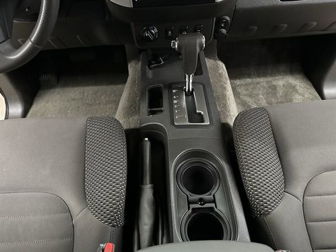 Used 2012 Nissan Xterra PRO-4X AWD/4WD image 21